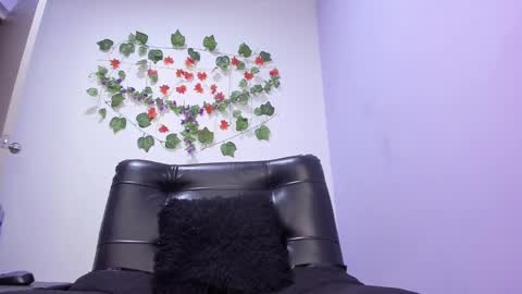 Snapshot of _nicollee chatting on 02-11-25, 08:58 juliana online show from 02-11-25, 08:58