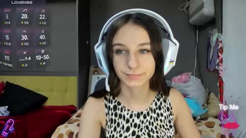 Nika online show from 12-21-25, 03:52