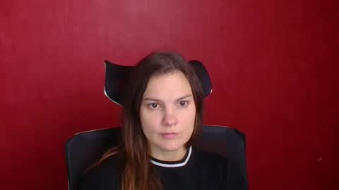 Olivia online show from 09-17-25, 05:20