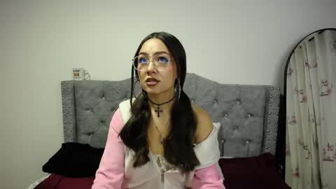 Snapshot of _pariiss chatting on 12-22-25, 07:05 Paris online show from 12-22-25, 07:05