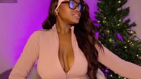 Paris online show from 11-30-25, 03:32