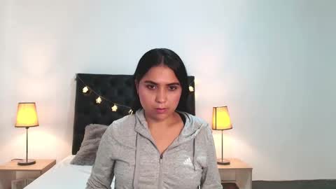 Paulina online show from 12-22-25, 04:37