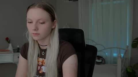 Viktoria online show from 10-31-25, 09:21