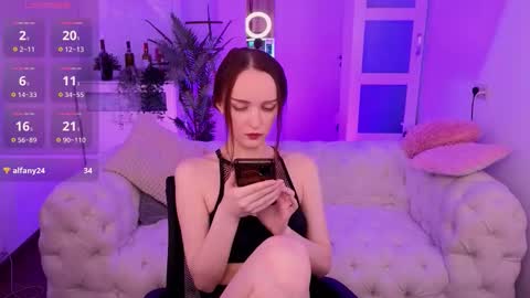 Snapshot of _pink_wassabi_ chatting on 09-21-25, 10:22 Maisie online show from 09-21-25, 10:22