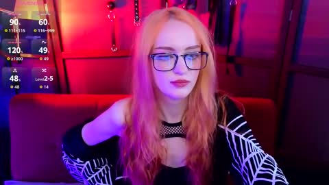 Snapshot of _pink_wassabi_ chatting on 11-16-25, 10:48 Maisie online show from 11-16-25, 10:48