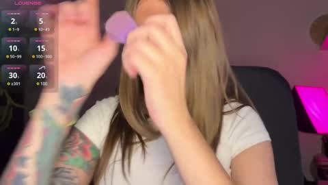  HADLY today day-off see u online 0112  online show from 01-03-25, 03:44