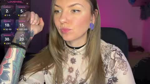  HADLY today day-off see u online 0112  online show from 01-21-25, 05:09