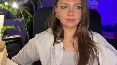  HADLY today day-off see u online 0112  online show from 01-28-25, 08:58