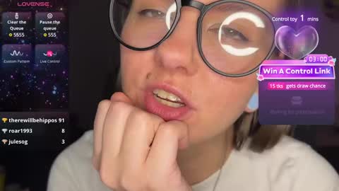  HADLY today day-off see u online 0112  online show from 03-12-25, 08:41