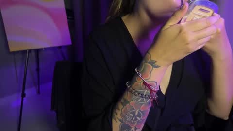  HADLY today day-off see u online 0112  online show from 11-19-25, 01:55