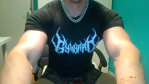 Snapshot of _r__o__b______ chatting on 03-10-25, 07:21 Demon Rob online show from 03-10-25, 07:21