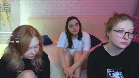 Merlizz Eva Jane Mila Nicole  left to right  online show from 02-17-25, 11:44