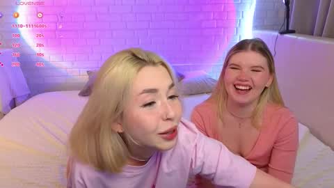 Merlizz Eva Jane Mila Nicole  left to right  online show from 11-14-25, 08:18