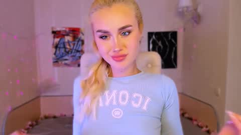 Snapshot of _ravena chatting on 11-03-25, 01:45 _ravena online show from 11-03-25, 01:45