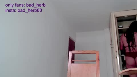 Snapshot of _real_bad_herb chatting on 11-30-25, 09:41 Alejandra online show from 11-30-25, 09:41