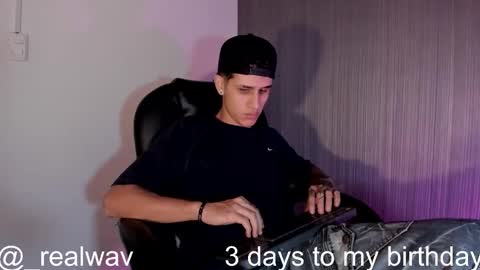 Snapshot of _realwav chatting on 10-22-25, 07:19 wav online show from 10-22-25, 07:19