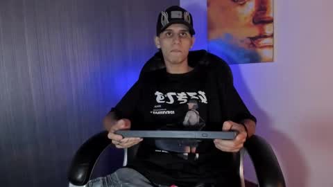 Snapshot of _realwav chatting on 12-15-25, 05:44 wav online show from 12-15-25, 05:44