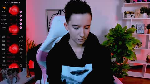 Snapshot of _rein_ramm chatting on 01-28-25, 06:16 Rein online show from 01-28-25, 06:16