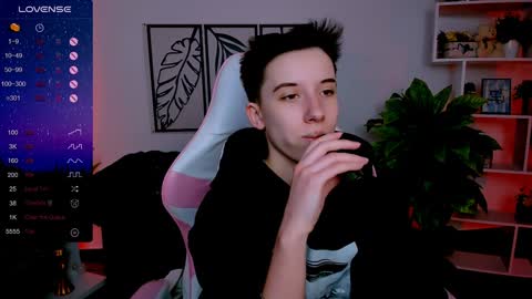 Snapshot of _rein_ramm chatting on 02-03-25, 06:13 Rein online show from 02-03-25, 06:13