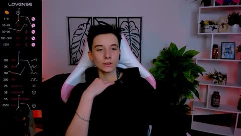 Snapshot of _rein_ramm chatting on 02-05-25, 09:25 Rein online show from 02-05-25, 09:25
