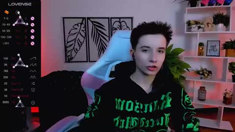 Snapshot of _rein_ramm chatting on 02-12-25, 09:20 Rein online show from 02-12-25, 09:20