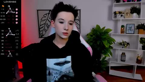 Snapshot of _rein_ramm chatting on 02-18-25, 06:04 Rein online show from 02-18-25, 06:04