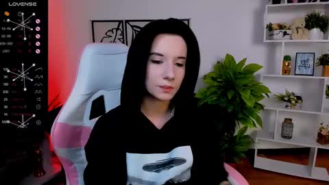Snapshot of _rein_ramm chatting on 02-18-25, 09:10 Rein online show from 02-18-25, 09:10