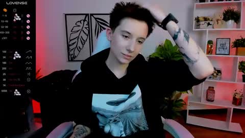 Snapshot of _rein_ramm chatting on 02-25-25, 09:09 Rein online show from 02-25-25, 09:09