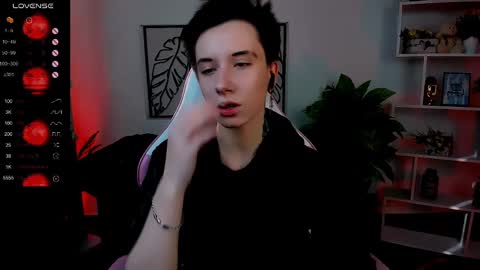 Snapshot of _rein_ramm chatting on 03-08-25, 06:43 Rein online show from 03-08-25, 06:43