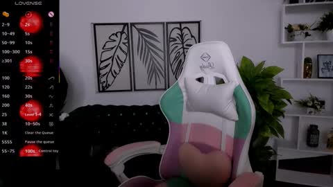 Snapshot of _rein_ramm chatting on 09-13-25, 05:35 Rein online show from 09-13-25, 05:35