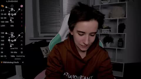 Snapshot of _rein_ramm chatting on 10-16-25, 08:21 Rein online show from 10-16-25, 08:21