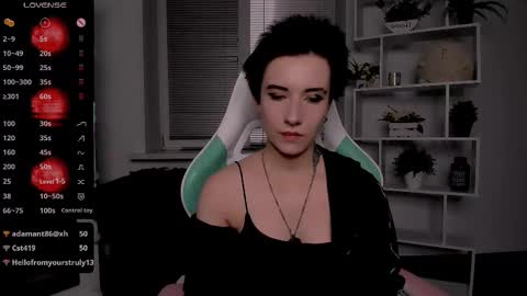 Snapshot of _rein_ramm chatting on 10-22-25, 08:19 Rein online show from 10-22-25, 08:19