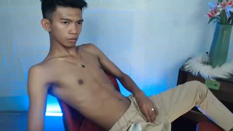 Snapshot of _rellvanxx chatting on 03-05-25, 02:12 _rellvanxx online show from 03-05-25, 02:12