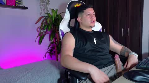 Snapshot of _robertobaggio chatting on 01-10-26, 07:10 Roberto online show from 01-10-26, 07:10