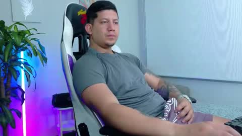 Snapshot of _robertobaggio chatting on 02-04-26, 12:22 Roberto online show from 02-04-26, 12:22