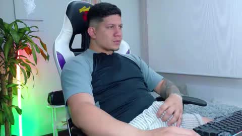 Snapshot of _robertobaggio chatting on 02-07-26, 06:50 Roberto online show from 02-07-26, 06:50