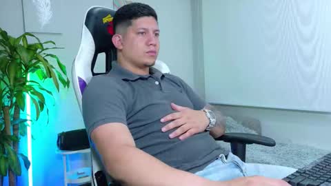 Snapshot of _robertobaggio chatting on 02-08-26, 05:55 Roberto online show from 02-08-26, 05:55