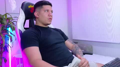 Snapshot of _robertobaggio chatting on 02-15-26, 10:36 Roberto online show from 02-15-26, 10:36