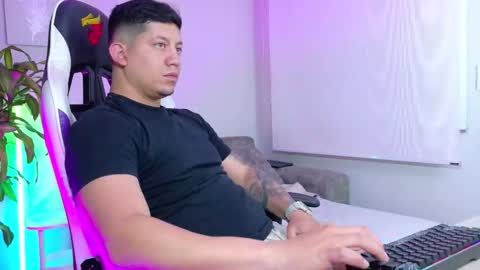 Snapshot of _robertobaggio chatting on 02-16-26, 12:23 Roberto online show from 02-16-26, 12:23