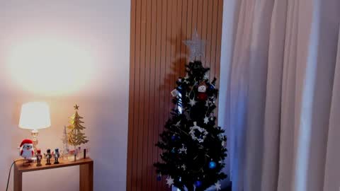 Sam   --- next stream 1 dic  food and vino show . online show from 12-14-24, 12:33