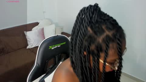 Snapshot of _sarah_banks chatting on 01-25-25, 12:47 Ms. JONES online show from 01-25-25, 12:47