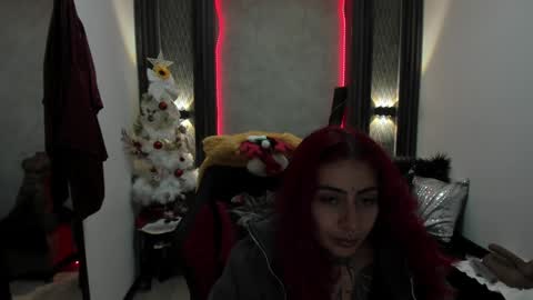 Snapshot of _selene_red chatting on 01-10-25, 01:52 Selene online show from 01-10-25, 01:52