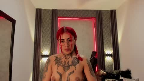 Snapshot of _selene_red chatting on 01-13-25, 04:41 Selene online show from 01-13-25, 04:41