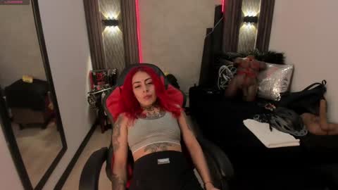 Snapshot of _selene_red chatting on 01-18-25, 05:48 Selene online show from 01-18-25, 05:48