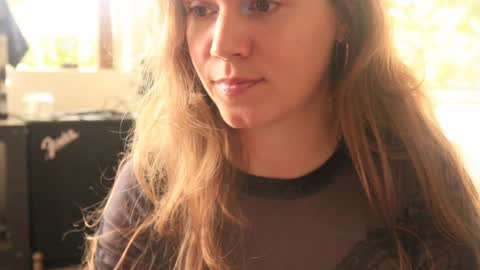 Snapshot of _sensualia_ chatting on 01-23-25, 10:33 Lia online show from 01-23-25, 10:33