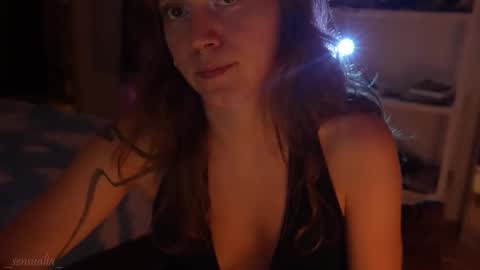 Snapshot of _sensualia_ chatting on 09-10-25, 06:52 Lia online show from 09-10-25, 06:52