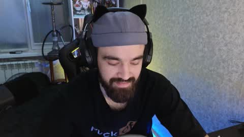 Ask me online show from 10-28-25, 09:06