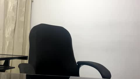 Juan Pablo-independent model online show from 02-08-25, 11:34