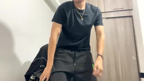 Juan Pablo-independent model online show from 02-10-25, 01:24