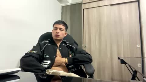 Juan Pablo-independent model online show from 02-16-25, 05:48